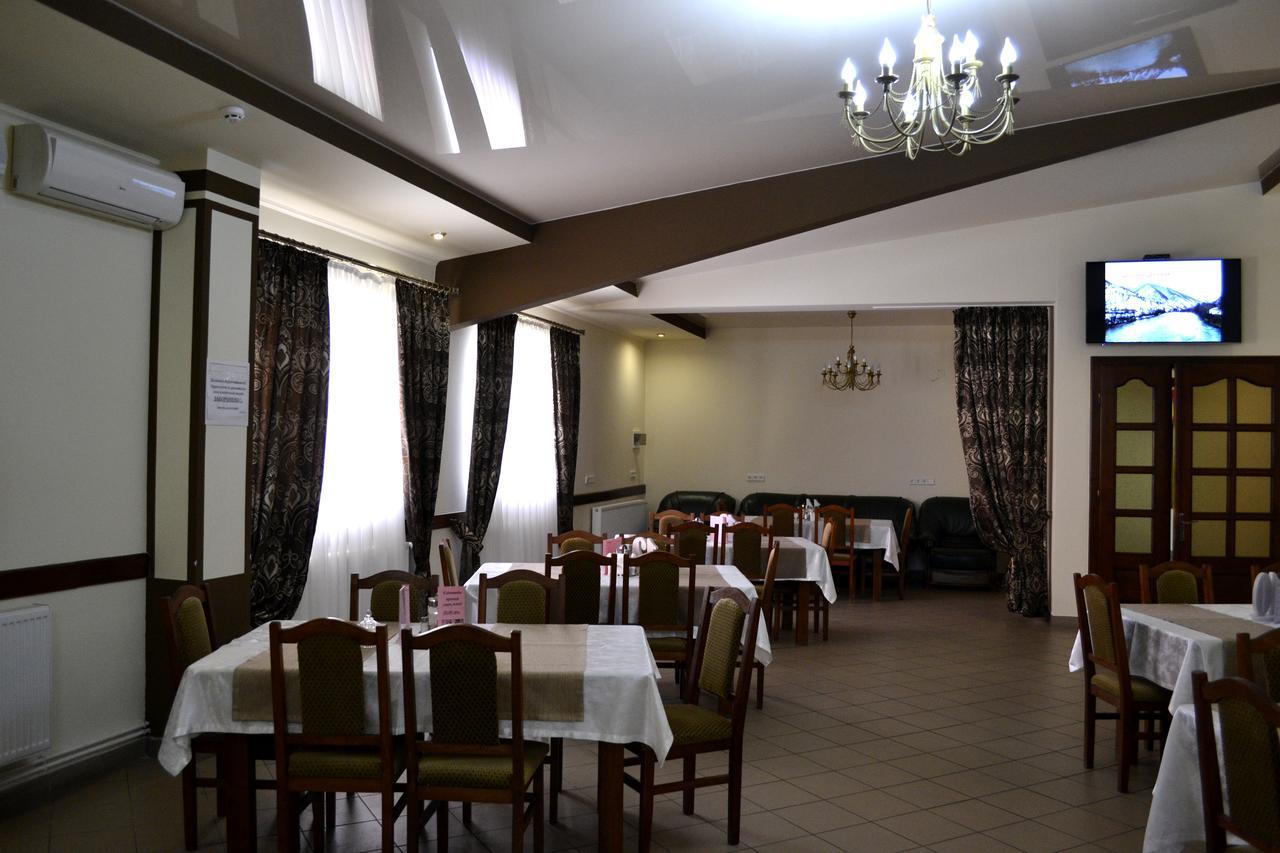 Hôtel Trembita à Khoust Extérieur photo