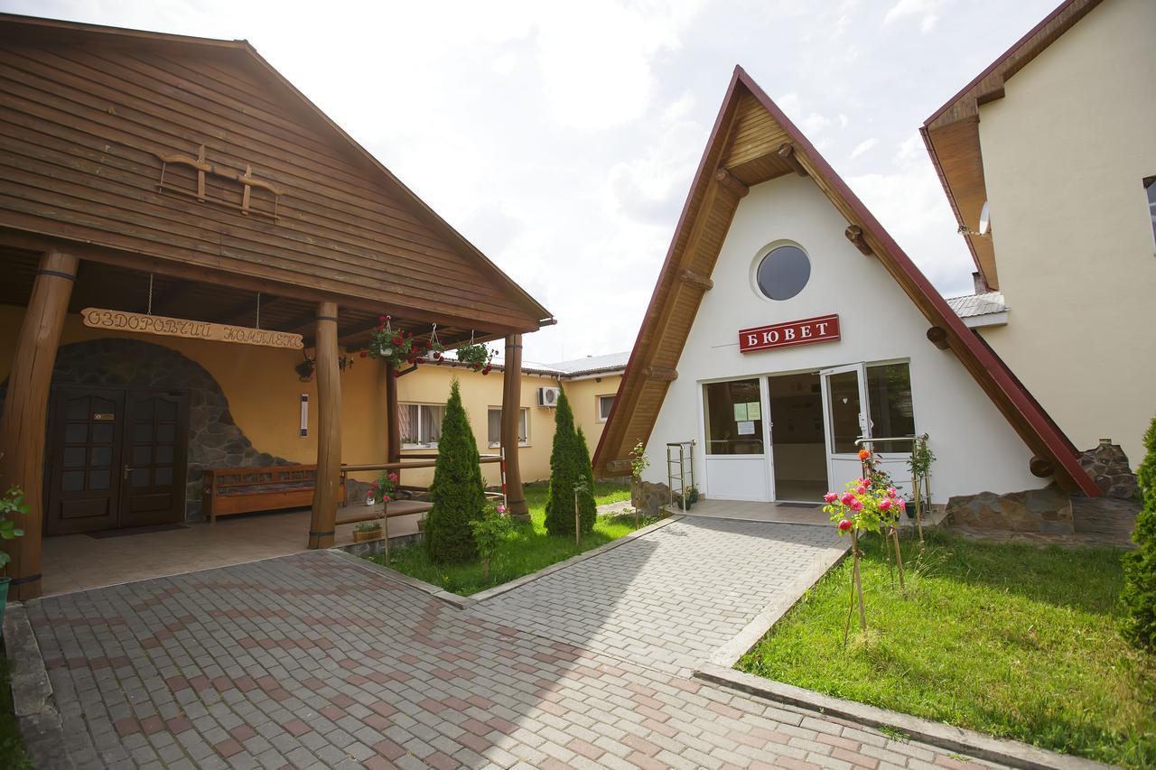Hôtel Trembita à Khoust Extérieur photo