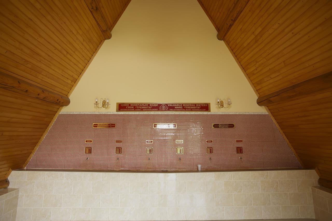 Hôtel Trembita à Khoust Extérieur photo