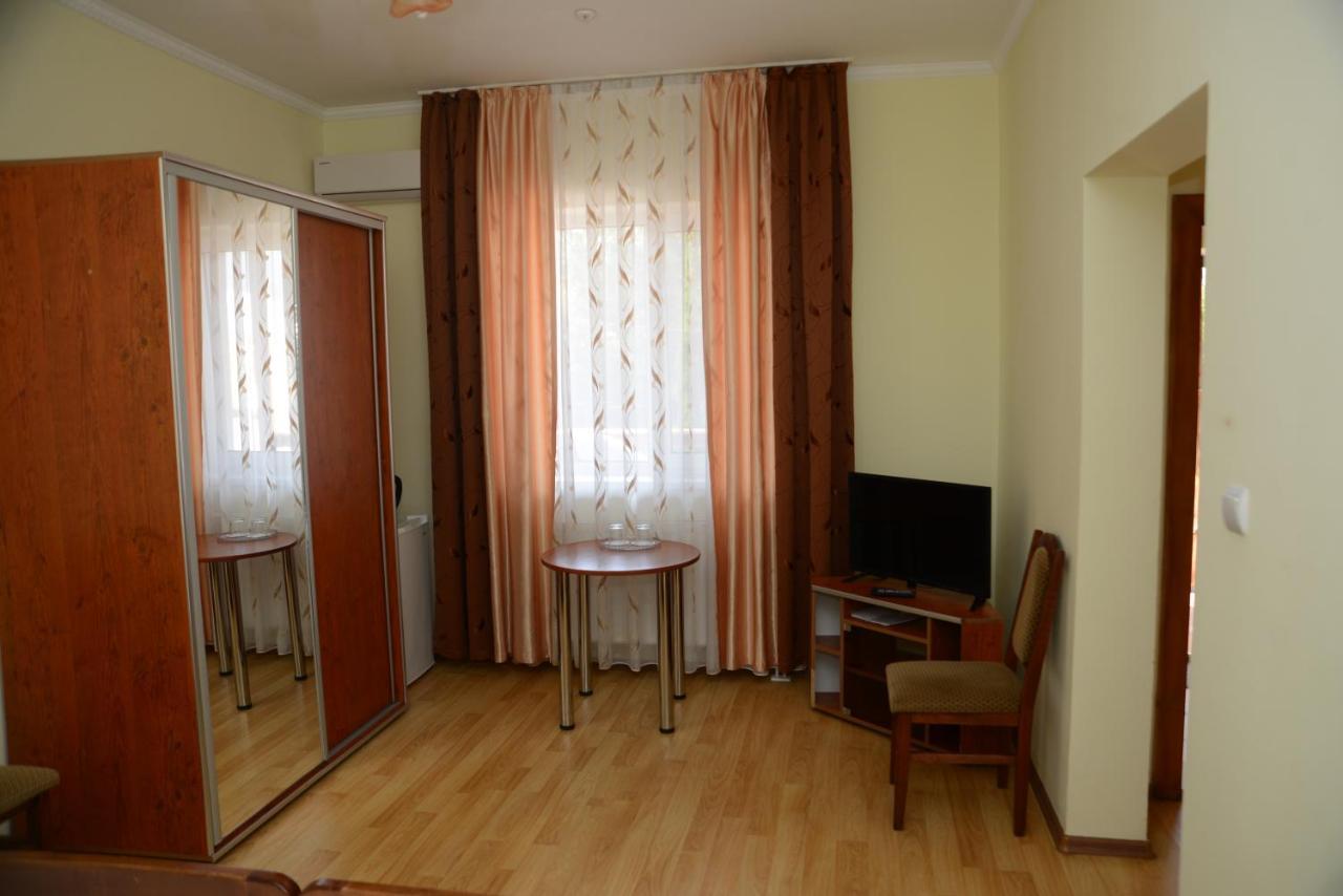 Hôtel Trembita à Khoust Extérieur photo